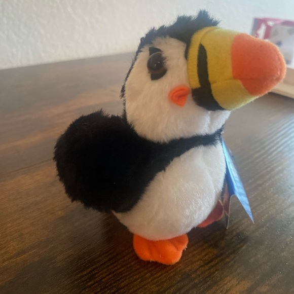 Small puffin stuffed animal - Picture 3 of 6